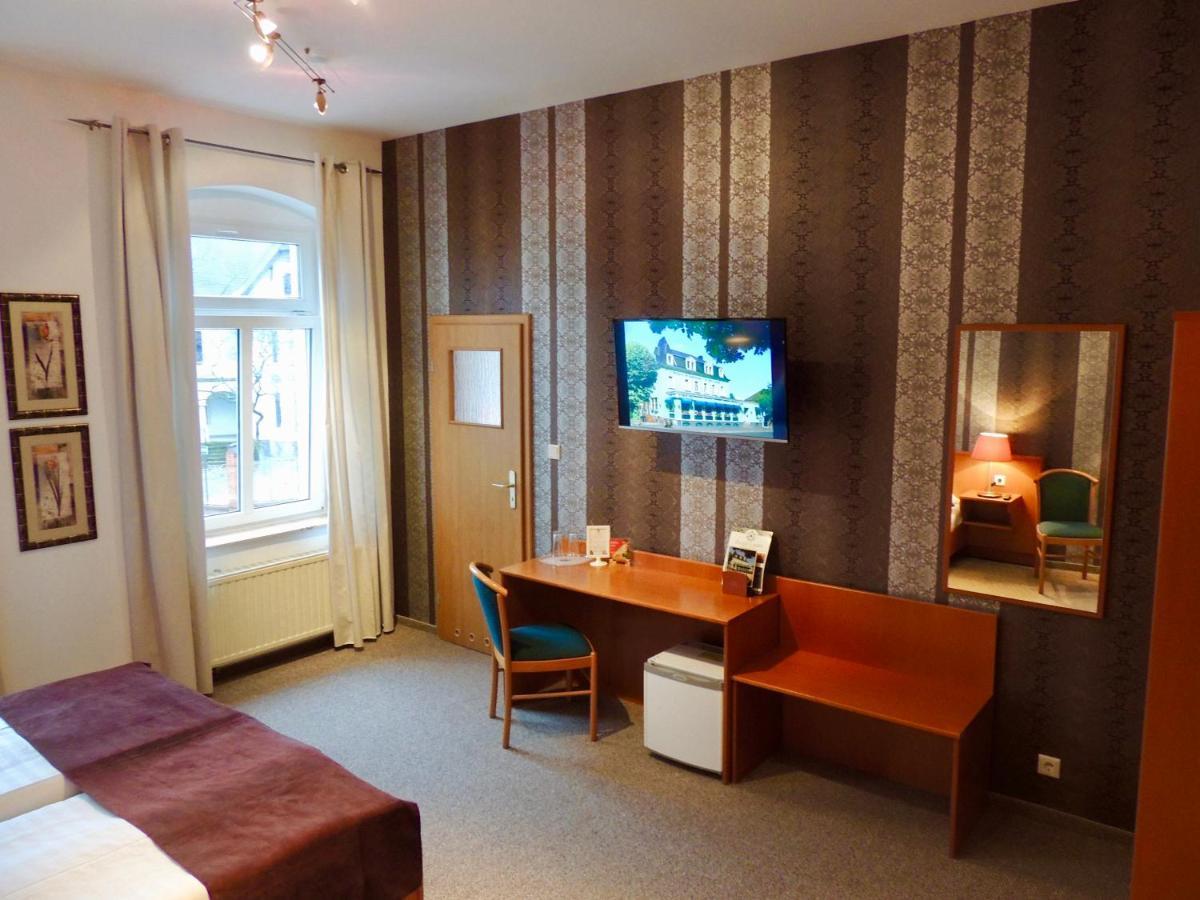 Zu Den Linden - Radebeul Pension Mit Restaurant Eksteriør bilde
