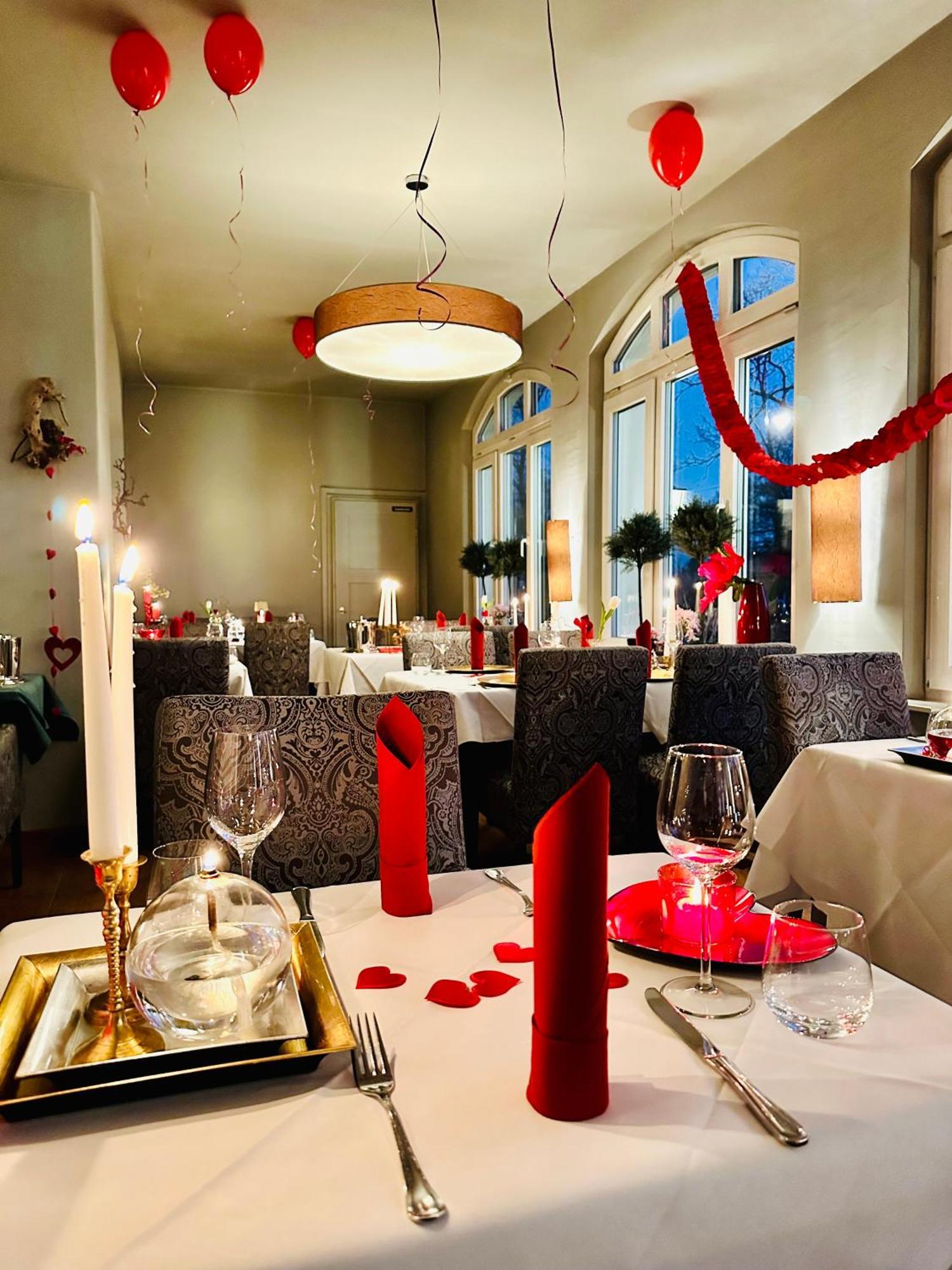 Zu Den Linden - Radebeul Pension Mit Restaurant Eksteriør bilde