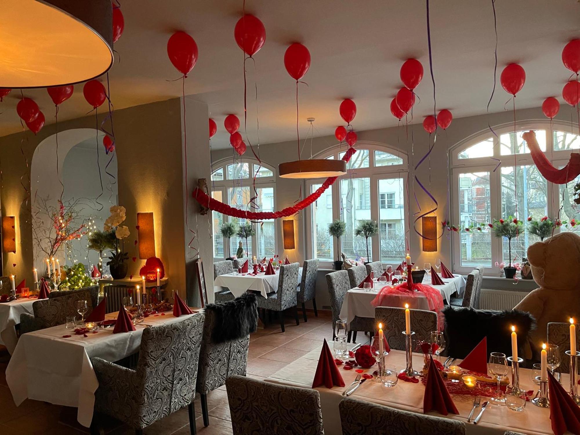Zu Den Linden - Radebeul Pension Mit Restaurant Eksteriør bilde
