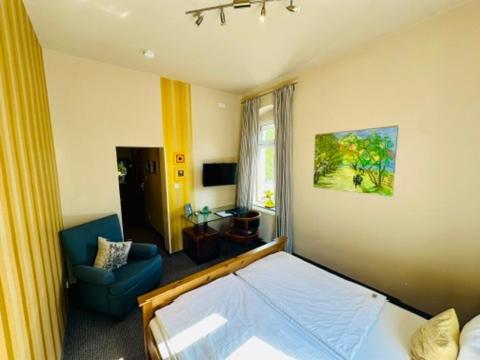 Zu Den Linden - Radebeul Pension Mit Restaurant Eksteriør bilde